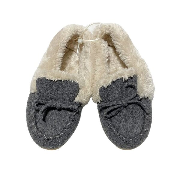 New Joe Fresh Grey Faux Fur Moccasins - Picture 2 of 3